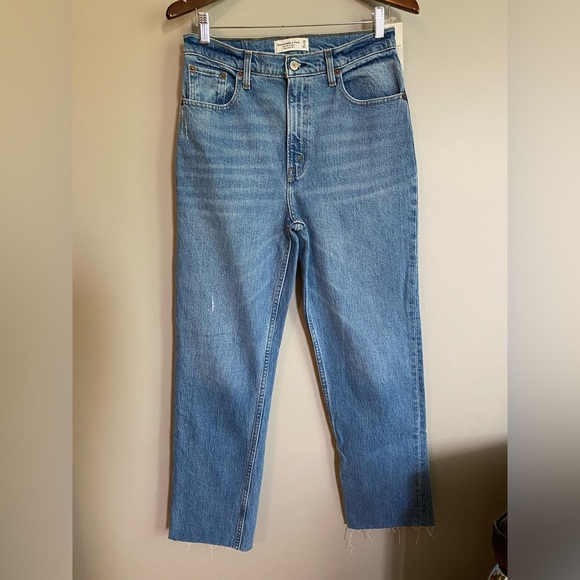 NWT Abercrombie and Fitch Ultra High Rise 90s Straight Jean Size 28 - Picture 7 of 15
